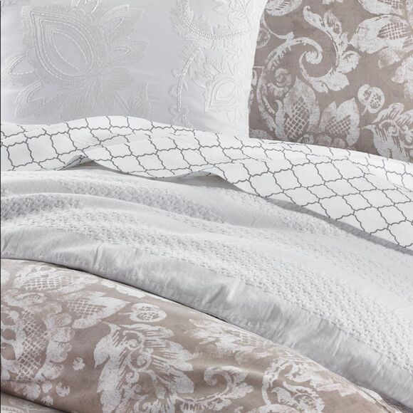 *Charter Club Damask Designs Jacobean 300-Thread Count 2 PC Duvet Cover Set - Picture 3 of 7